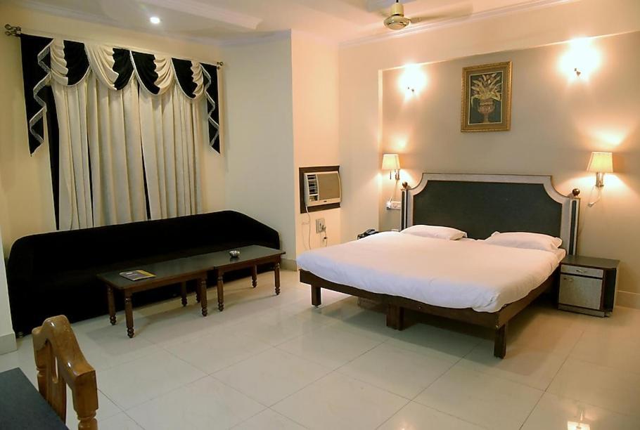 Hotel Krishna Palace Ayodhya Luaran gambar
